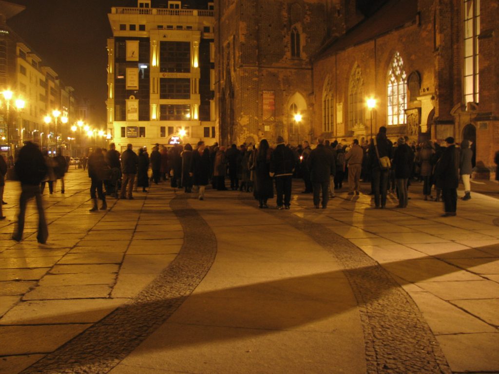 Procesja Rezurekcyjna przed Kościołem Św. Elżbiety