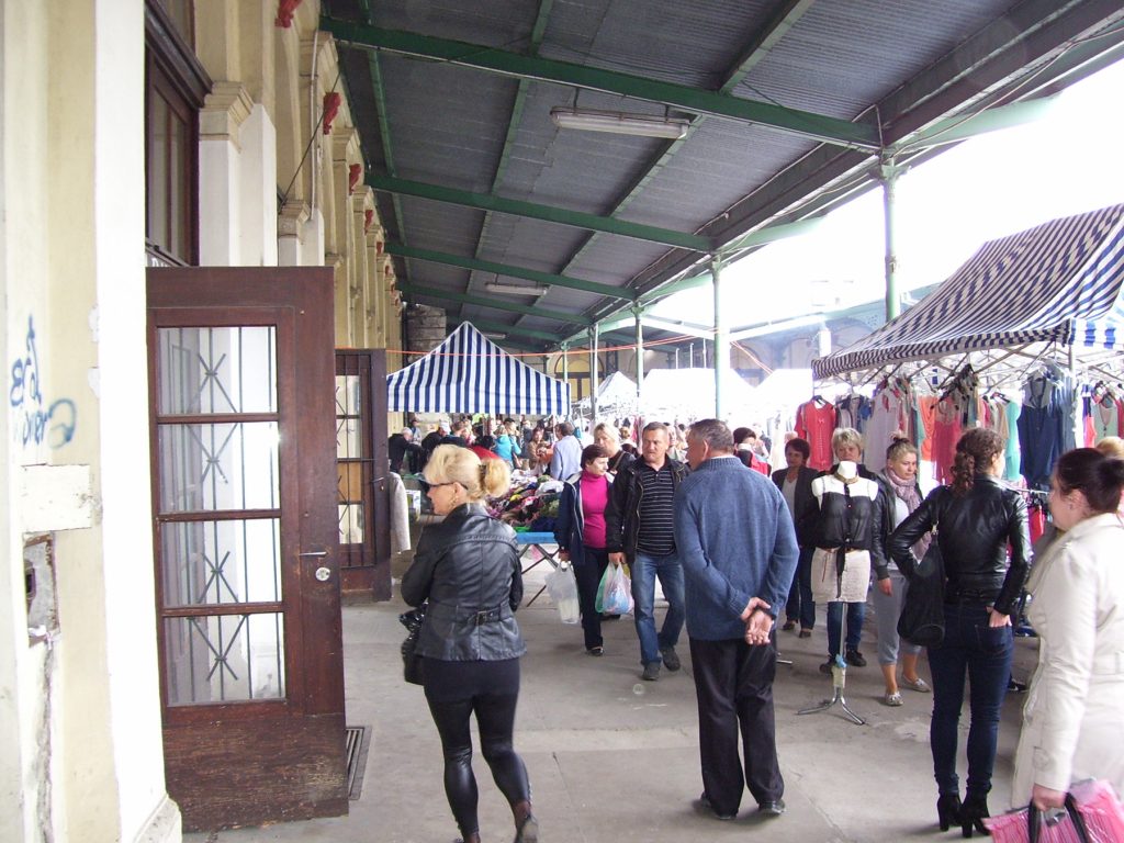 Targowisko na Dworcu Świebodzkim